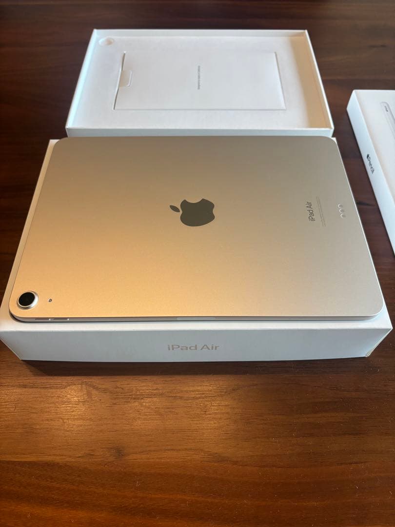 【超美品】iPad Air 第5世代 64GB スターライト Wi-F