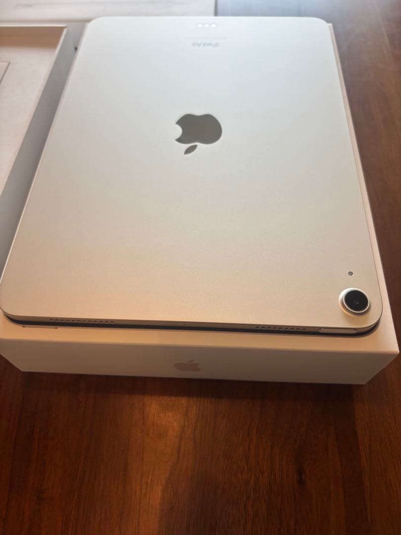 【超美品】iPad Air 第5世代 64GB スターライト Wi-F