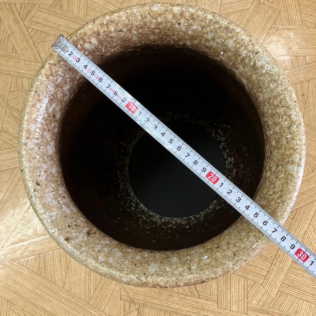 お値下げしました。信楽焼白古壺型傘立て