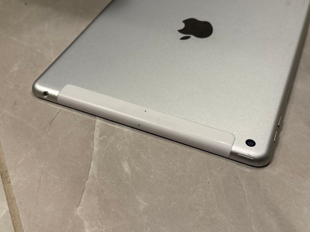 iPad 第6世代　A1954 9.7インチ　32GB