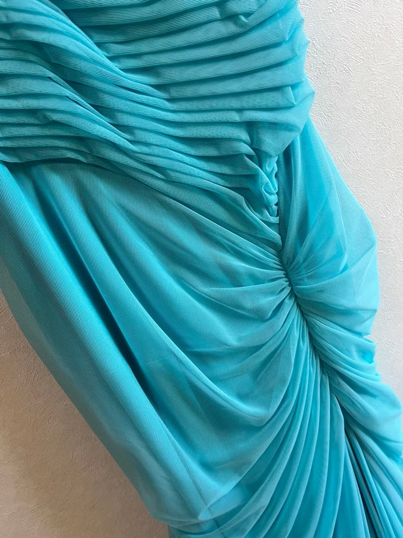 Tadashi Shoji スカイブルーのノースリーブドレス