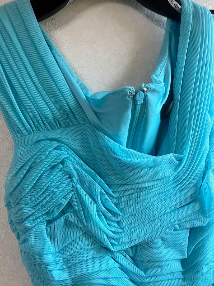 Tadashi Shoji スカイブルーのノースリーブドレス