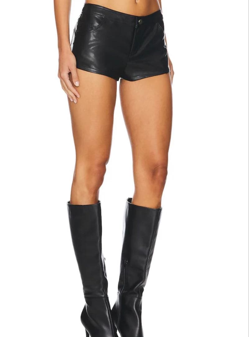 revolve GIANNA ショートパンツ superdown黒 レザー風