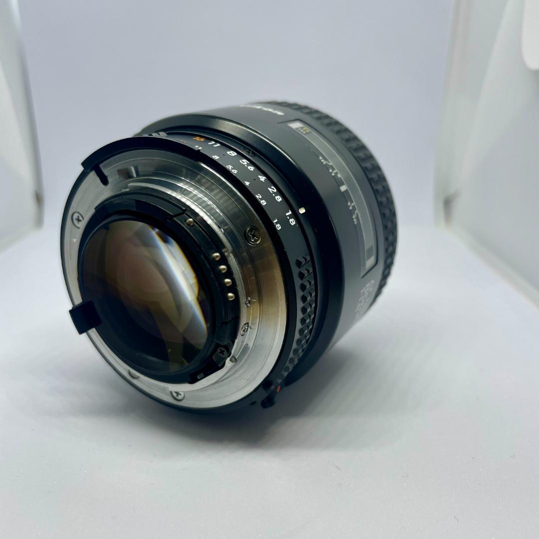 美品 AF NIKKOR 85mm f/1.8