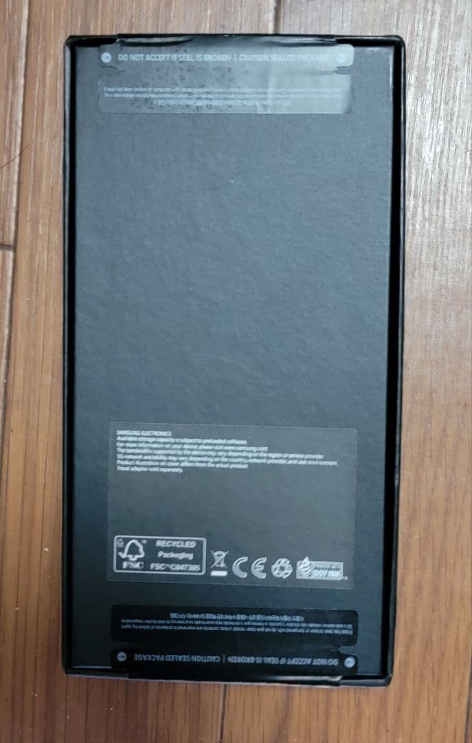 Galaxy S23 Ultra　simフリー 透明ケース、保護フィルム付き。