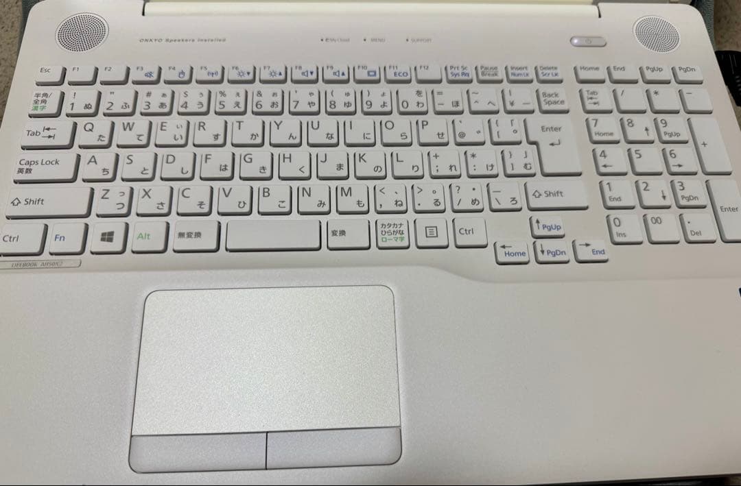 爆速i7/SSD500GB/メモリ8GB 富士通 LIFEBOOK ホワイト