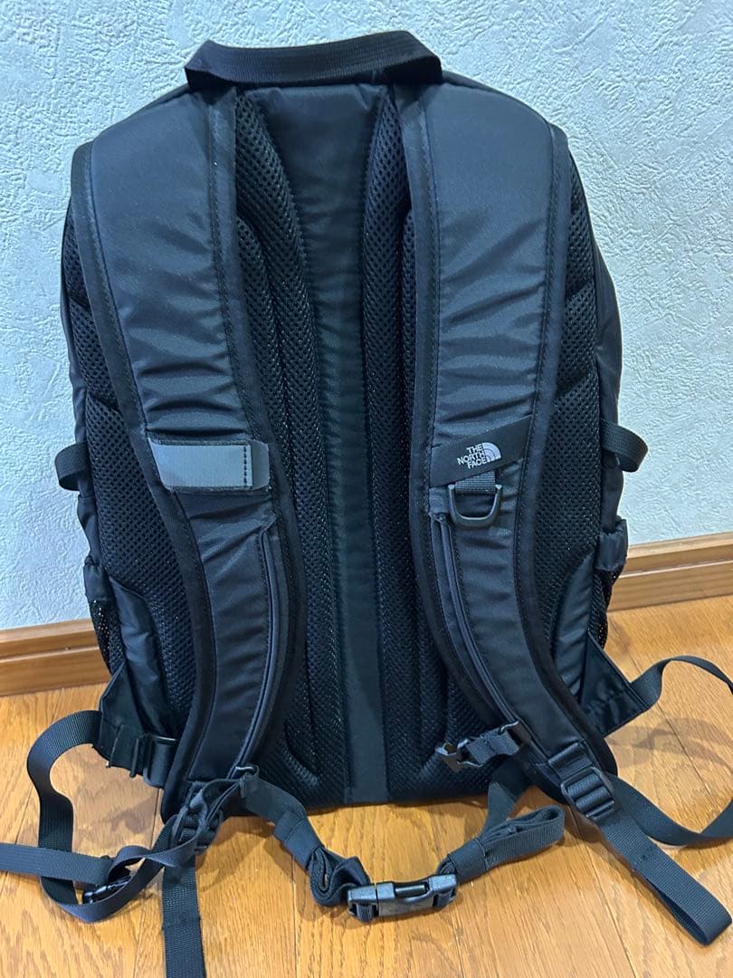 【ほぼ新品】THENORTHFACEシングルショットリュック 品番NM72303