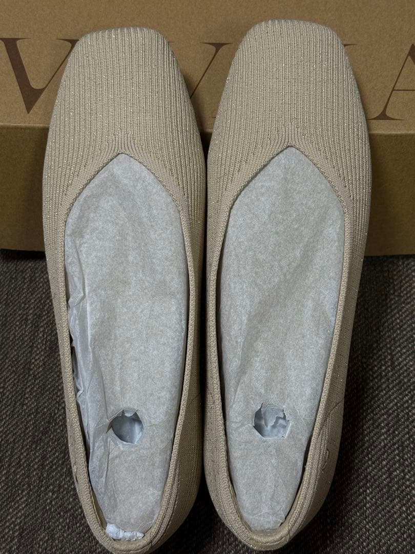 VIVAIAフラットシューズ　ゴールドラメ　41