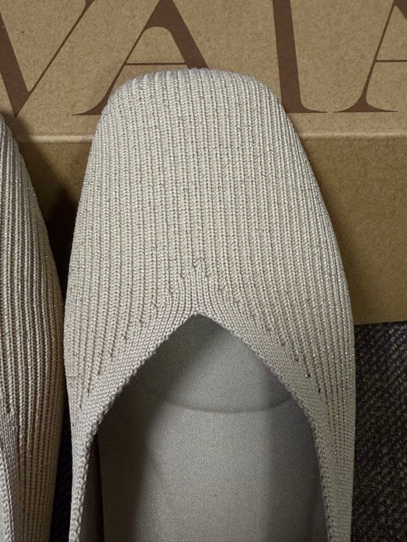 VIVAIAフラットシューズ　ゴールドラメ　41