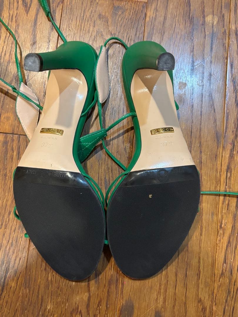 GUCCI グリーン ストラップヒールサンダル