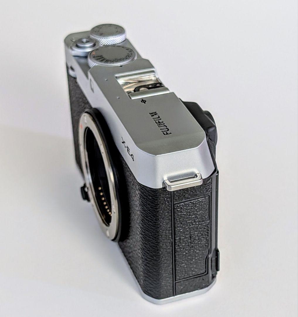 FUJIFILM X-E4 ミラーレスデジタルカメラ レンズキット シルバー