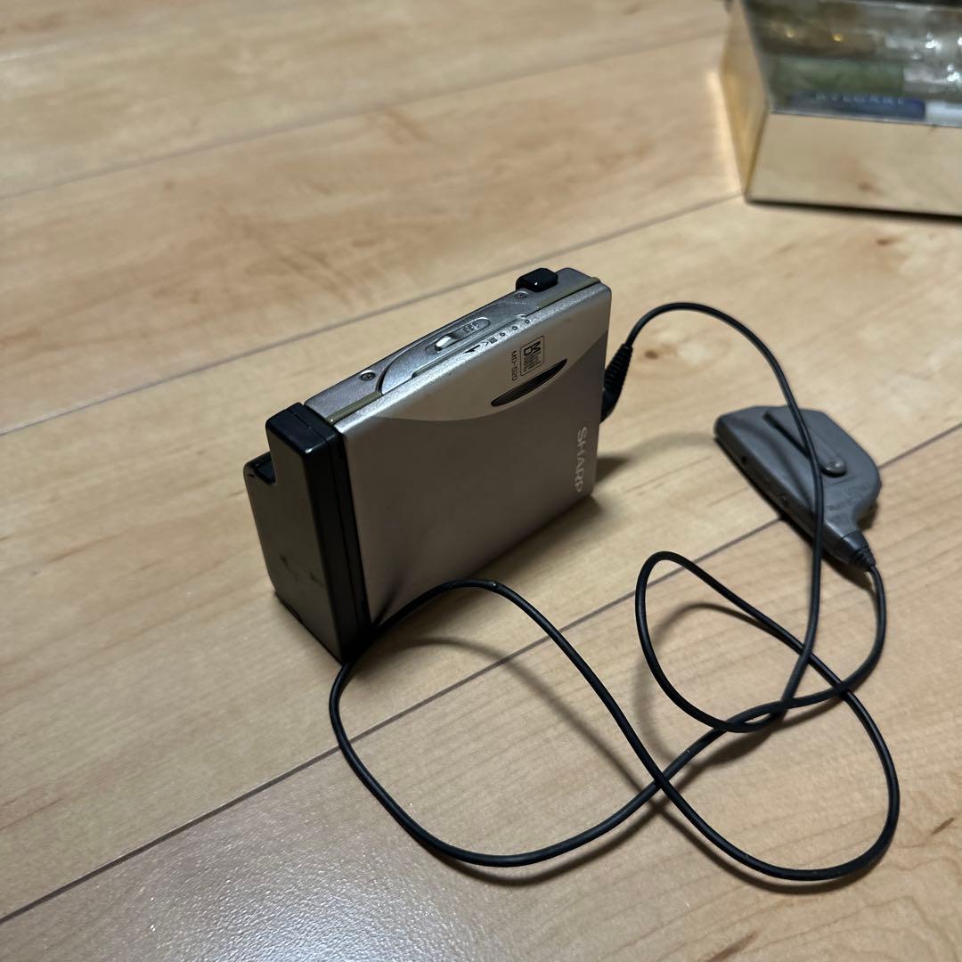実働　SHARP ポータブルMDプレーヤー シルバー