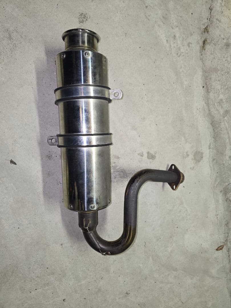 フュージョン　社外マフラー　取り付け金具付き