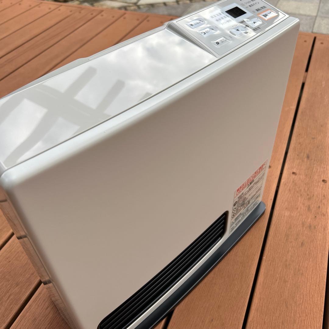 s*t様 ガスファンヒーター リンナイ 未使用　高さ38×幅40×奥行18　都市