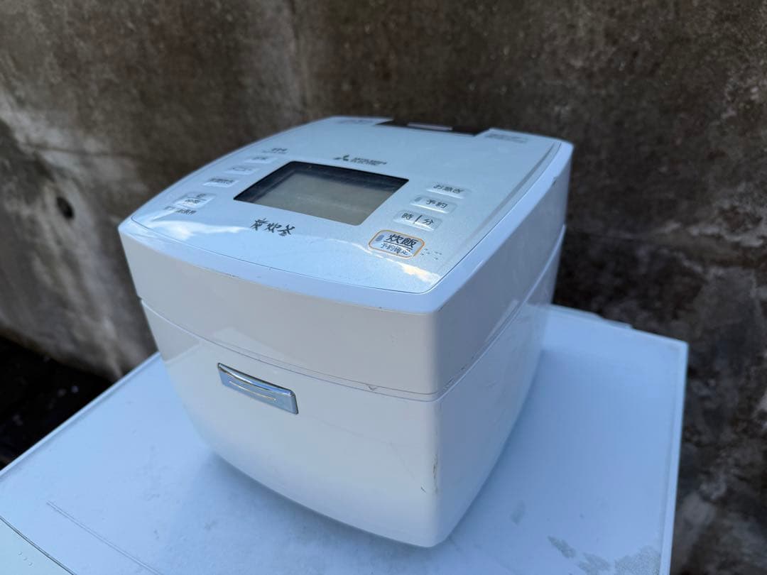 2018年式 5.5合 L MITSUBISHI 炊飯器 NJ-VE108-W
