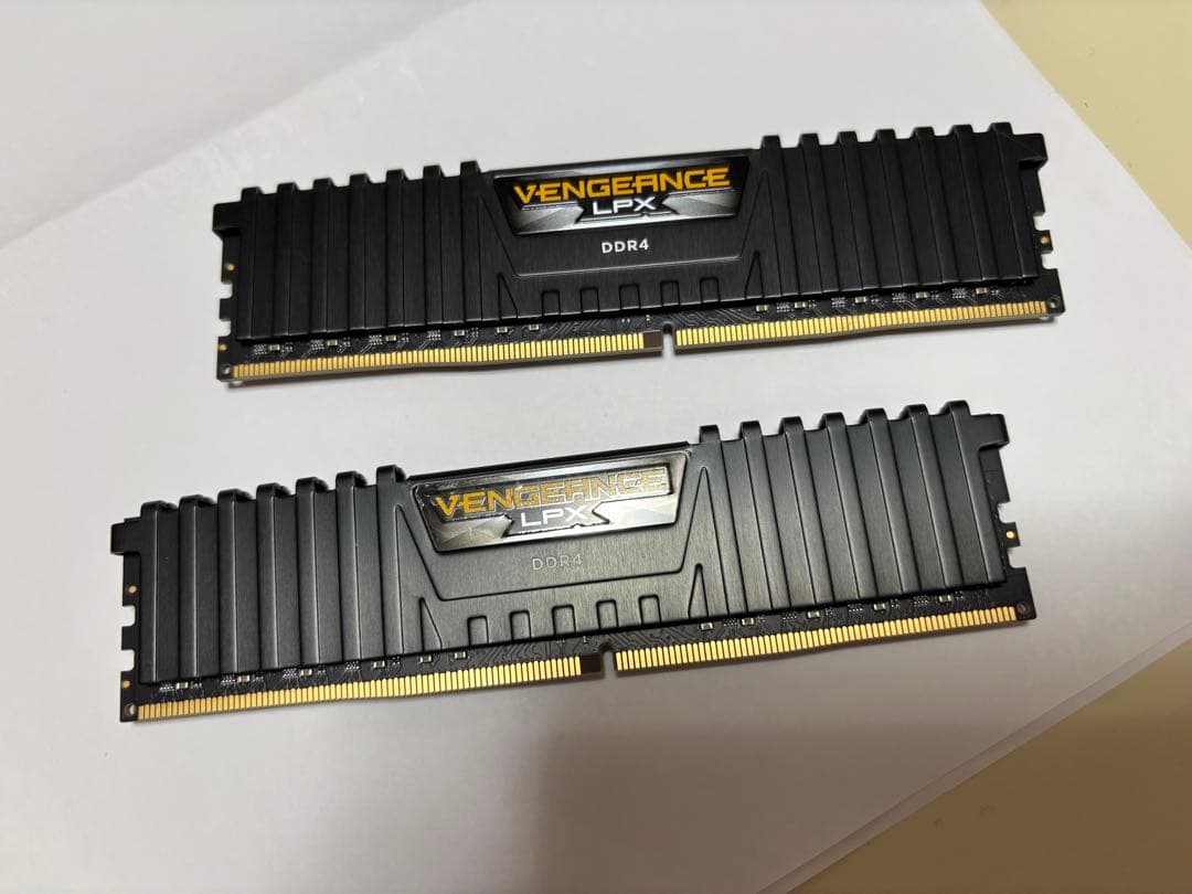 デスクトップPC用メモリ　CORSAIR DDR4-32GB [16GB×2枚]