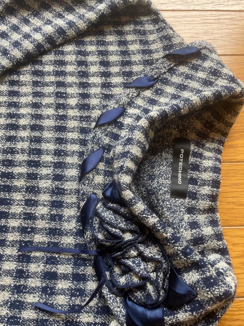 ♦︎さえら　ポテチーノ♦︎ チェック柄お花モチーフ　ドルマンスリーブトップス