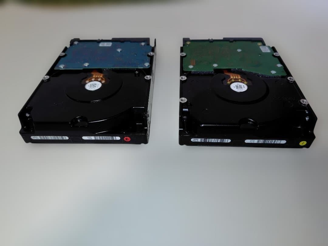 HGST Deskstar 4TB SATA3 7200RPM 2台