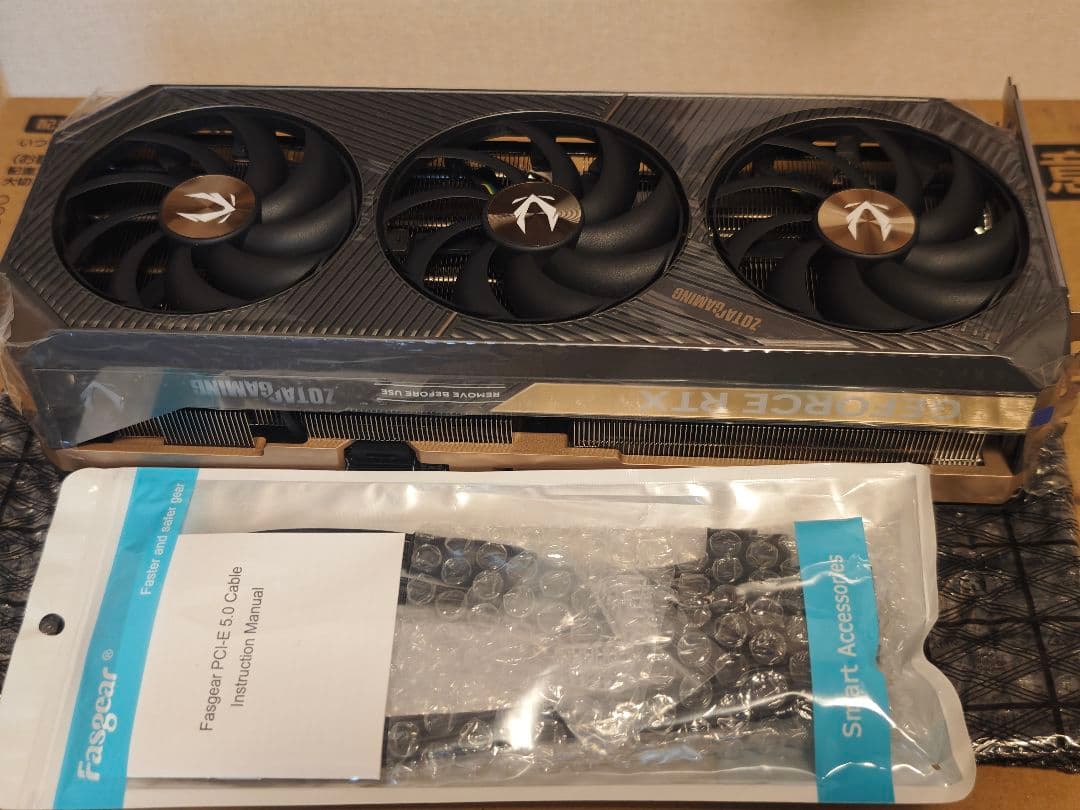 新品バルクZOTAC GAMING GeForce RTX 5090 SOLID