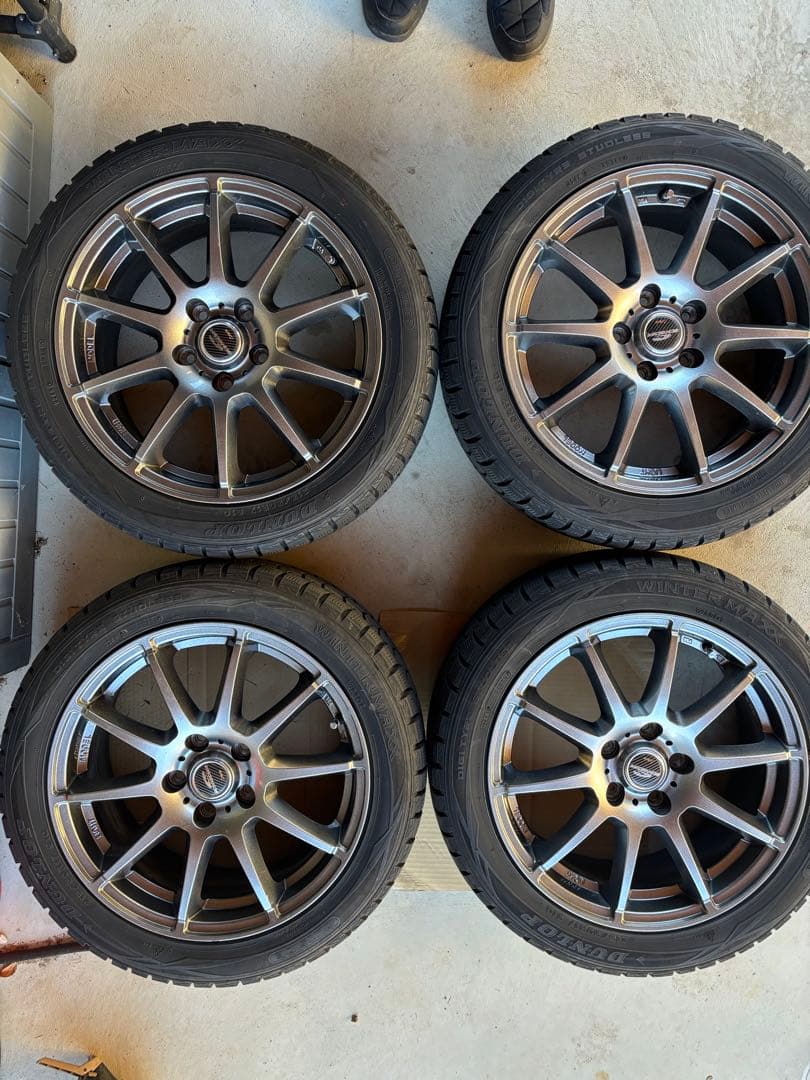 VOXYヴォクシー80 スタッドレスタイヤ セット