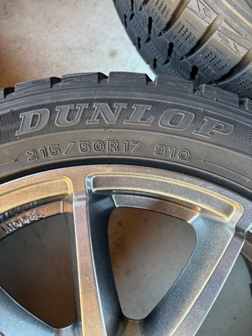 VOXYヴォクシー80 スタッドレスタイヤ セット