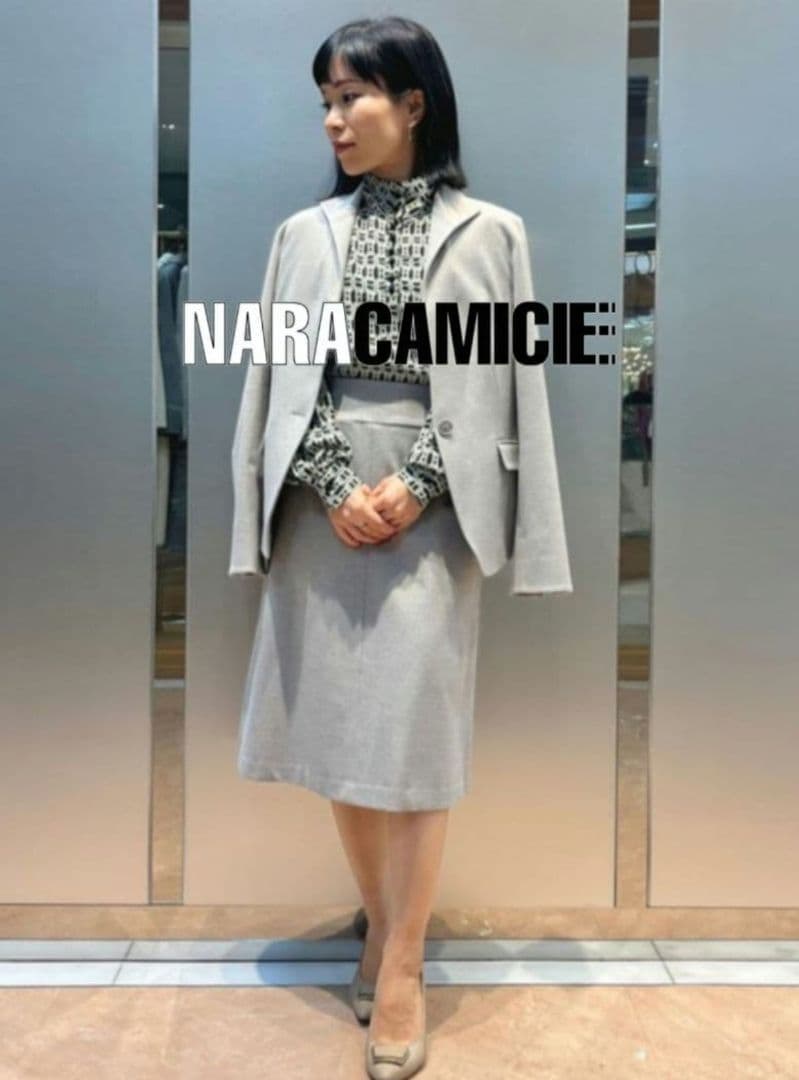 【極美品28600円】ナラカミーチェ♦️女子アナ✨チェーンプリントスタンドカラー