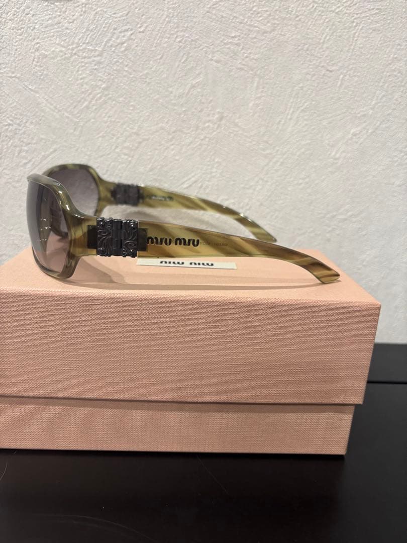 miu miu ミュウミュウ サングラス SMU03H カーキ