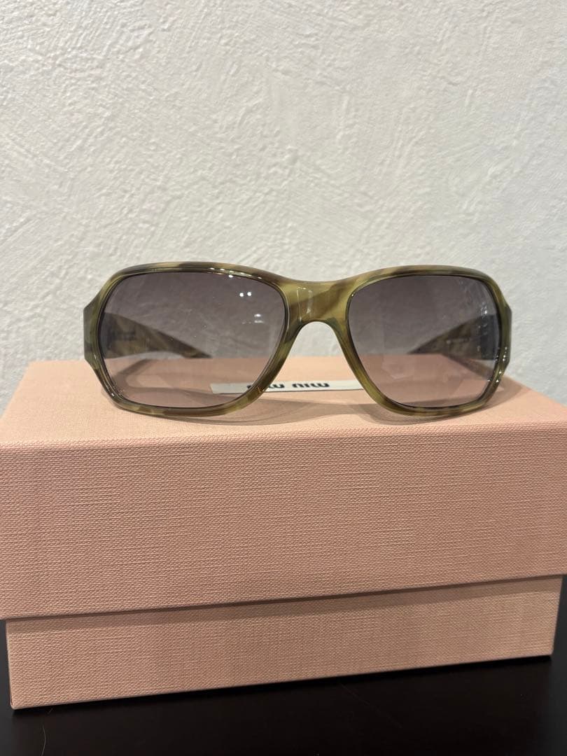 miu miu ミュウミュウ サングラス SMU03H カーキ