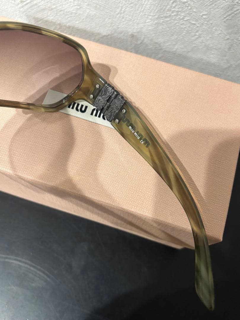 miu miu ミュウミュウ サングラス SMU03H カーキ