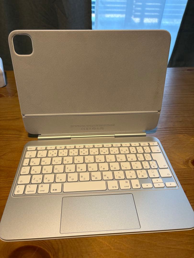 iPadケース ホワイト 日本語キーボード付き