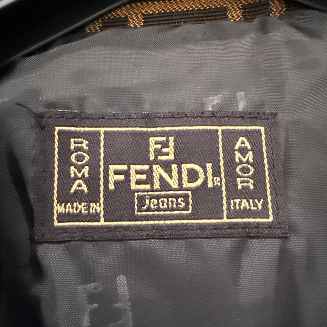 【極美品】FENDI ズッカ柄バックロゴジャケット