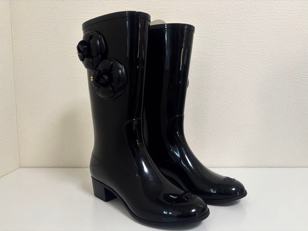超美品 CHANEL シャネル カメリア ブラックラバー レインブーツ 36