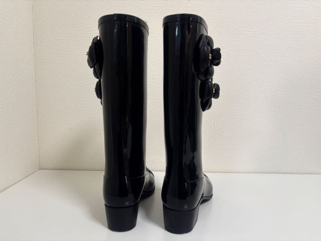 超美品 CHANEL シャネル カメリア ブラックラバー レインブーツ 36