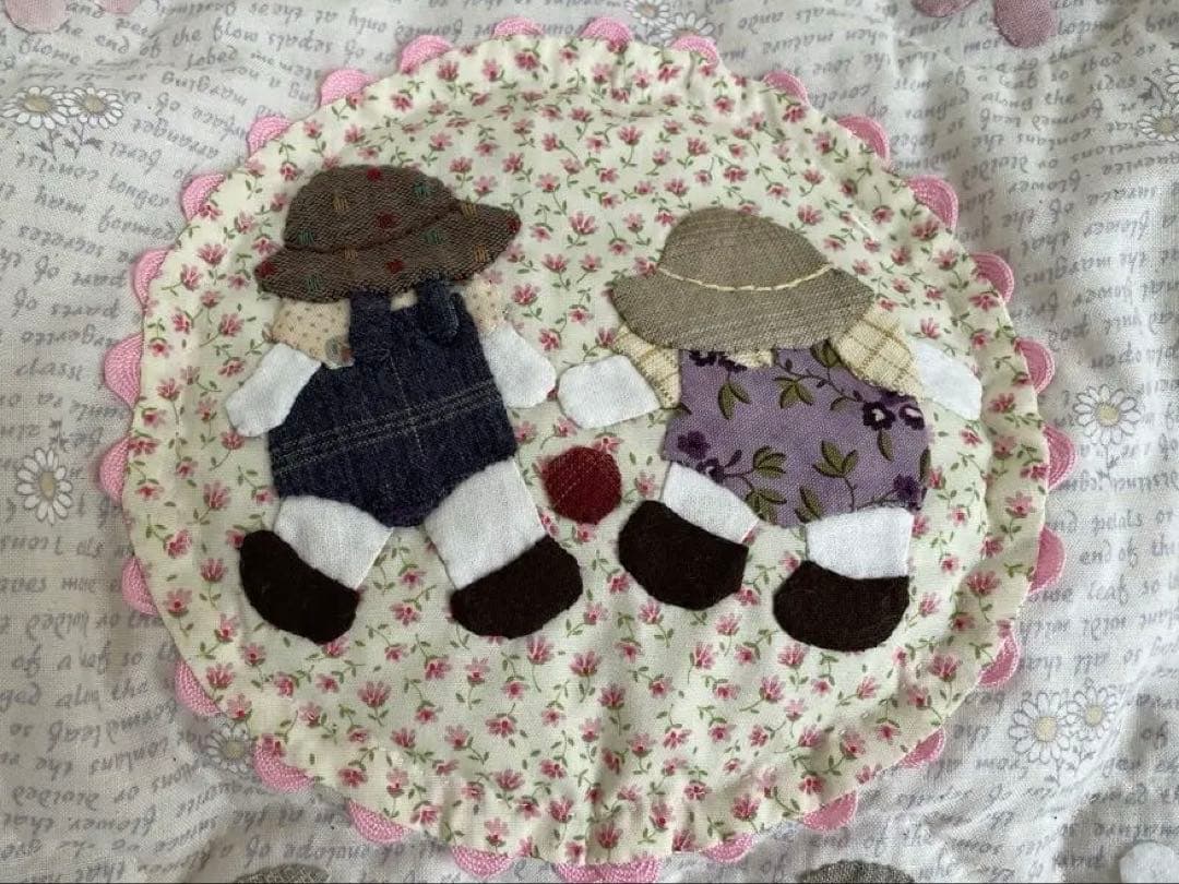 ★スーちゃんとお花のタペストリー★ハンドメイド・パッチワーク