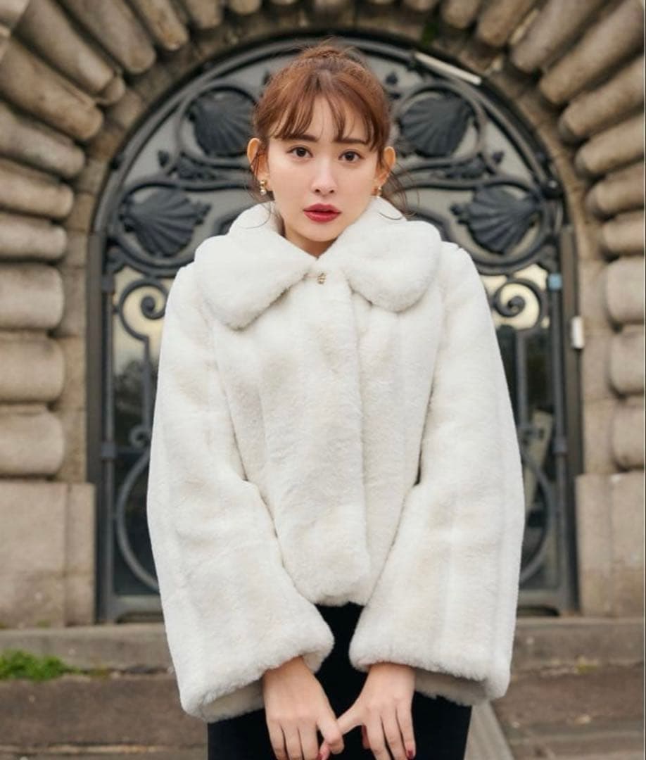 ち*ん様 herlipto Winter Love Faux Fur Coat