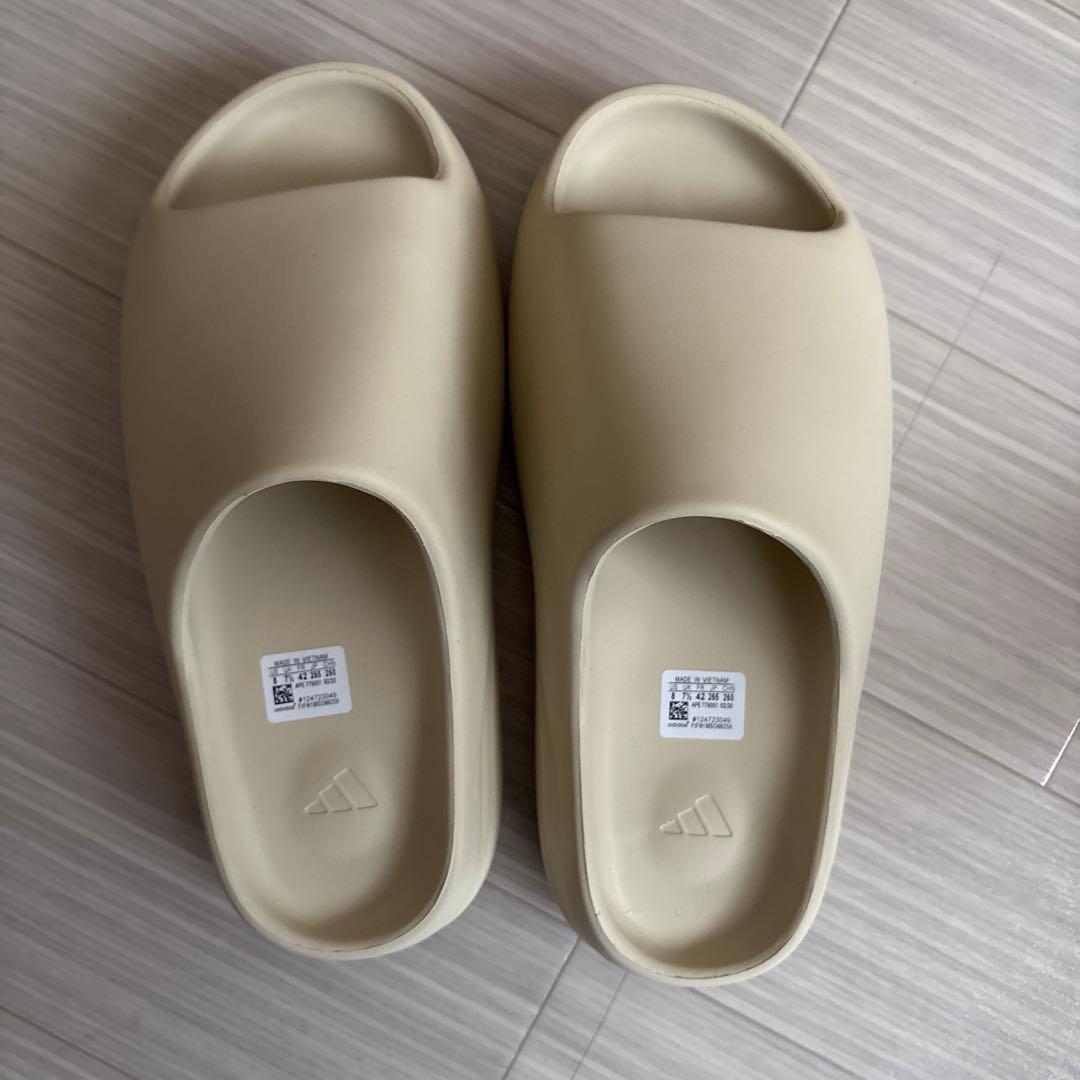 adidas イージースライドサンダル