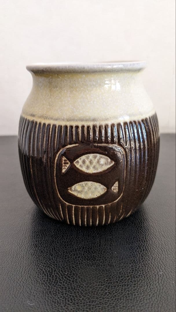 ウプサラ エクビー　フラワーベース　マリシムルソン　Mari Simmulson