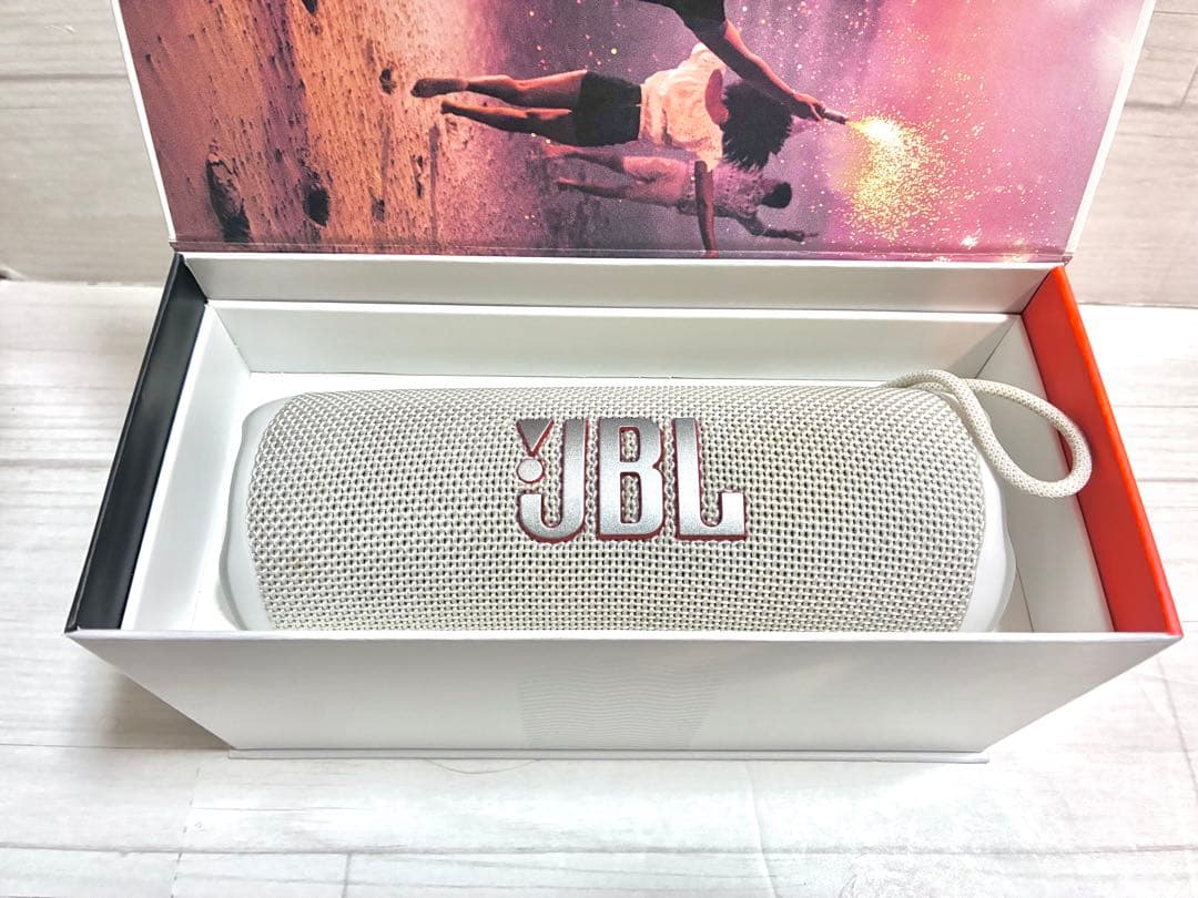 JBL FLIP6 ワイヤレススピーカー　ホワイト　白　耐水
