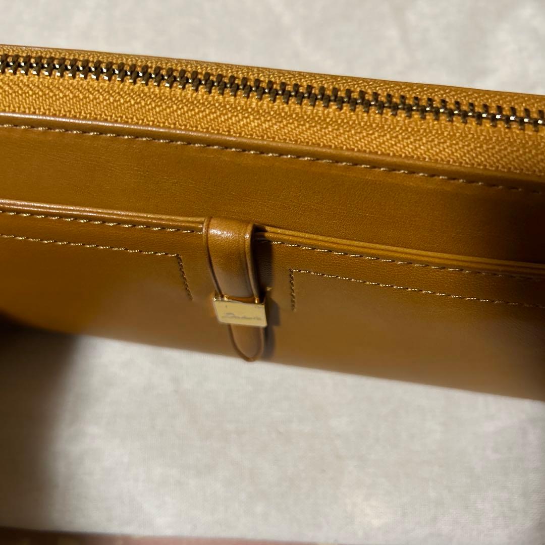 ダコタ　長財布　黄色に近いキャメル色　新品 未使用　外側にポケット2
