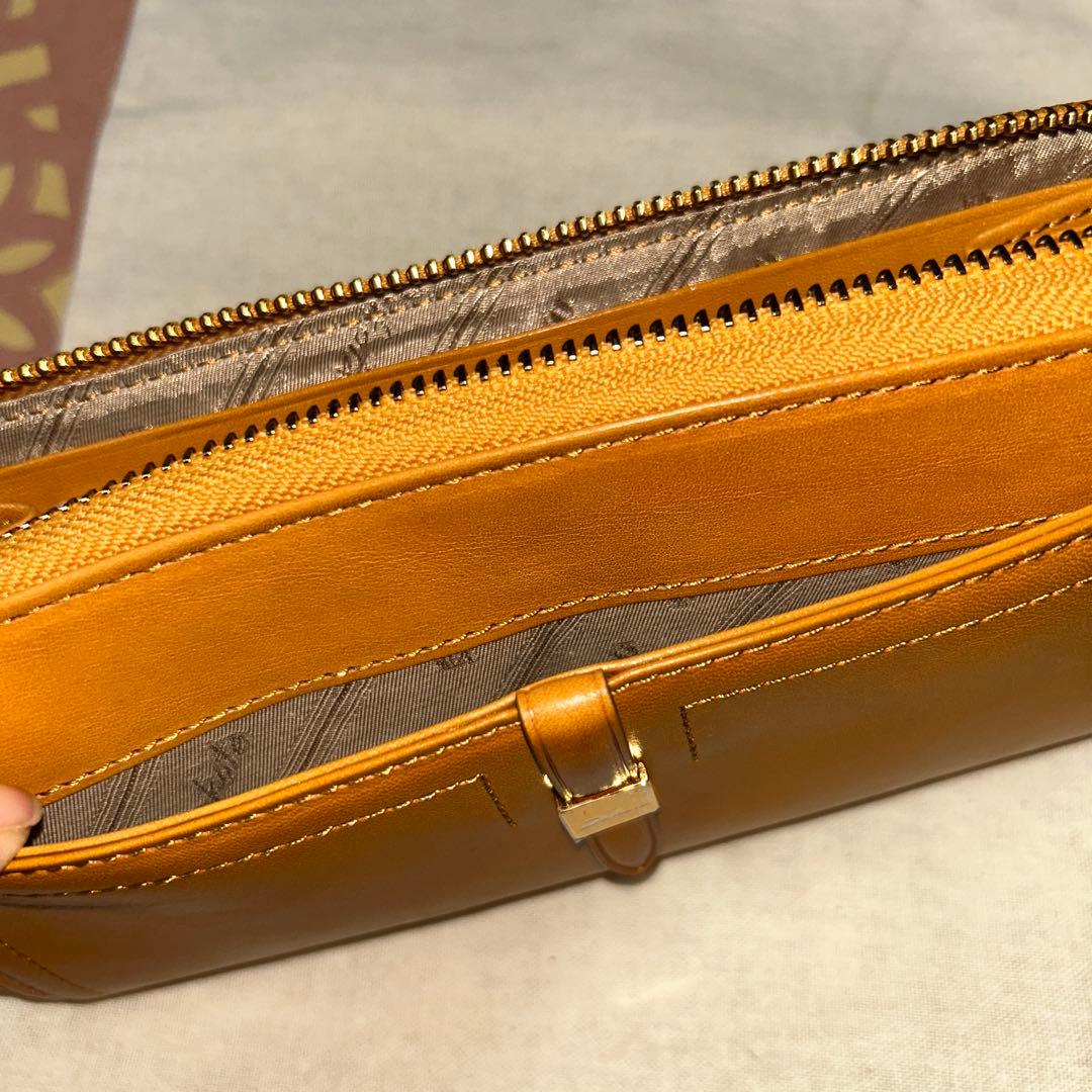 ダコタ　長財布　黄色に近いキャメル色　新品 未使用　外側にポケット2