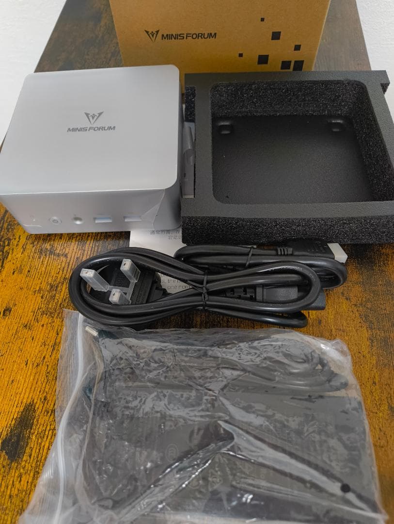 ミニPC Minisforum UN1270