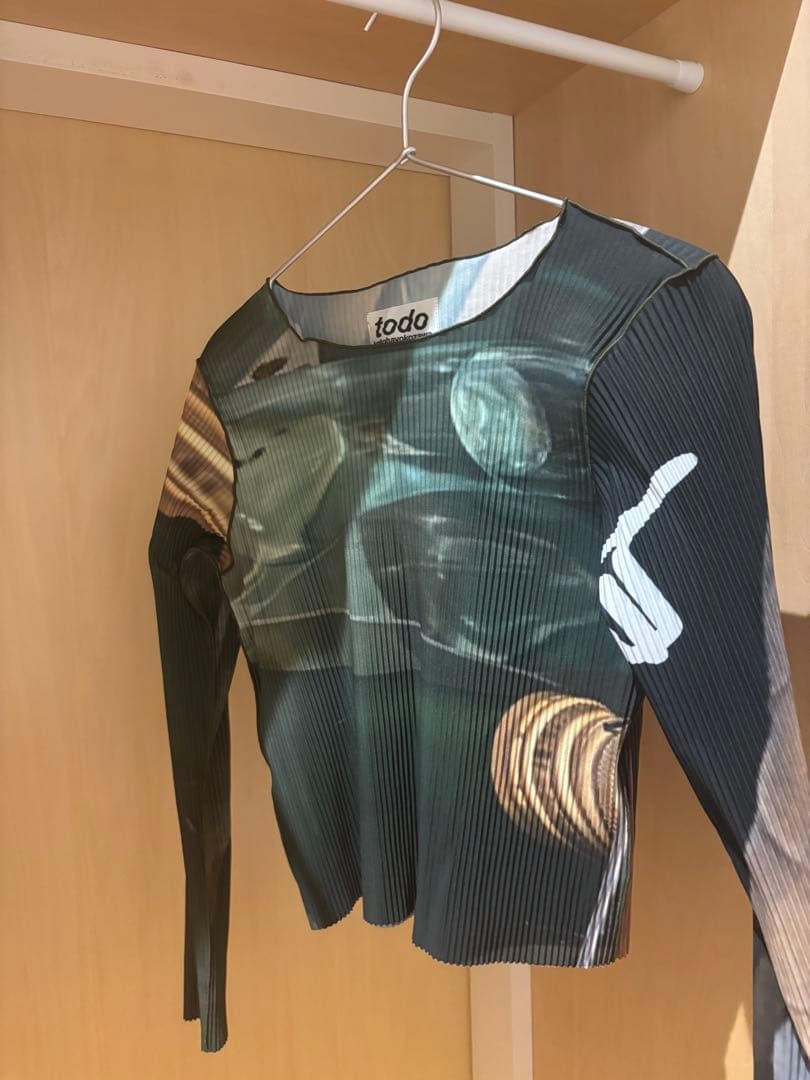 kotohayokozawa グラフィックウェーブトップス