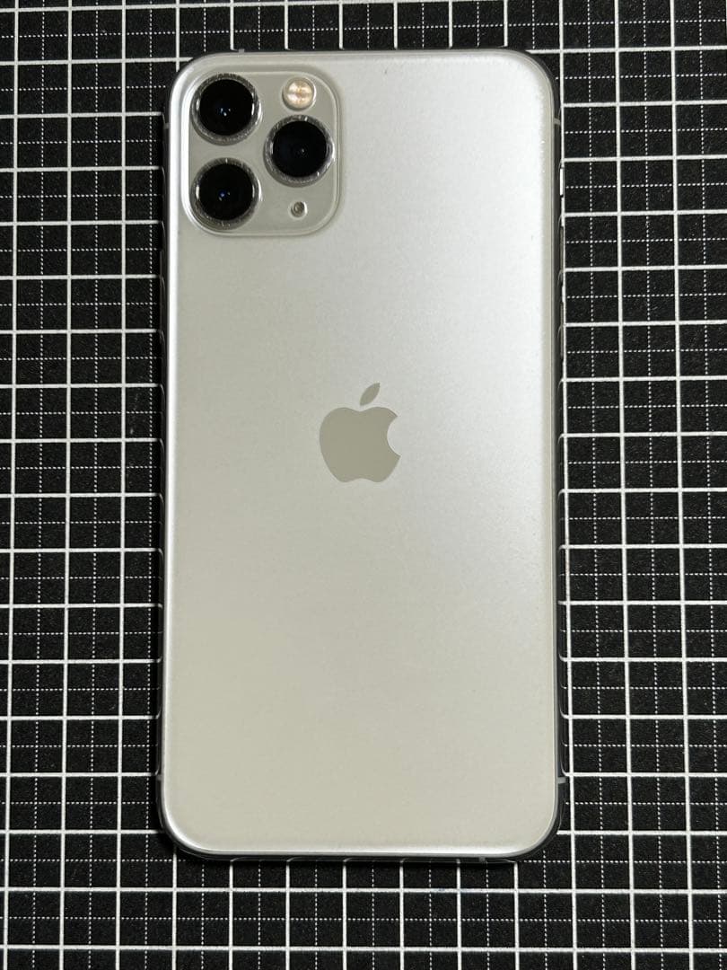 iPhone 11 Pro シルバー256GB 一部不具合 小傷有