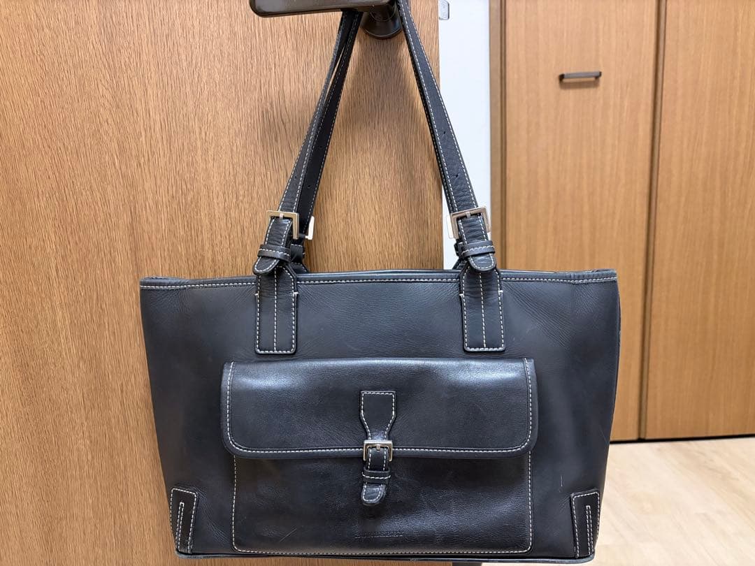 Burberry ブラックレザービジネストートバッグ