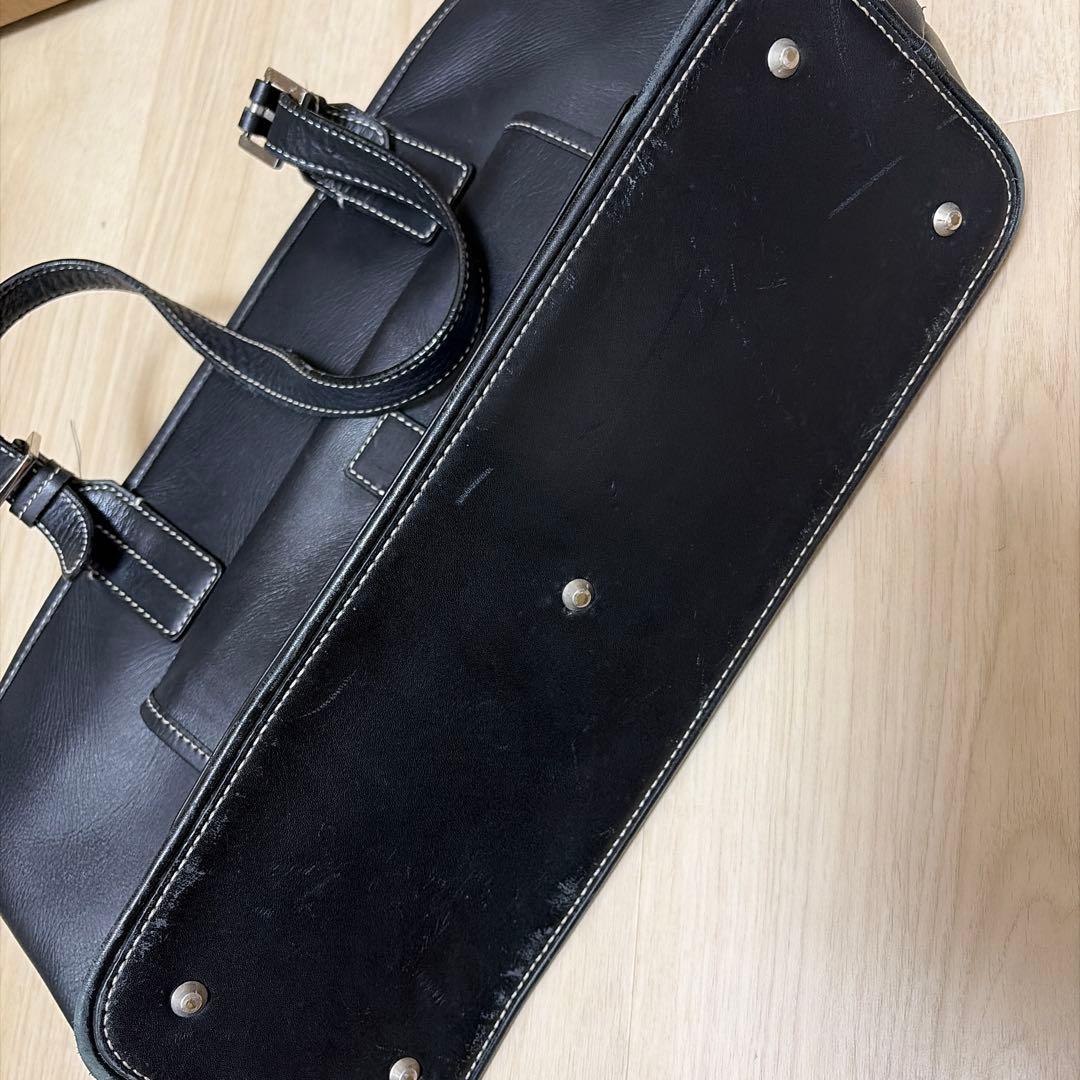Burberry ブラックレザービジネストートバッグ