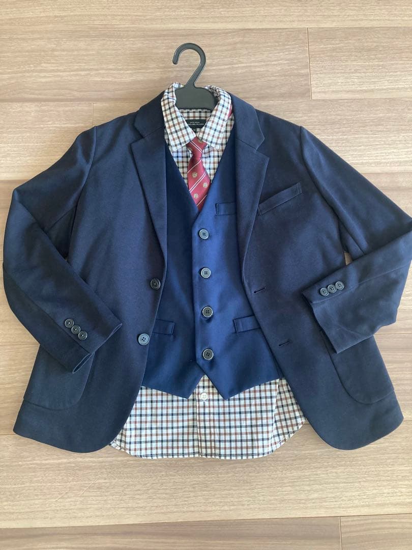 フォーマルスーツネイビー5点セット　ユニクロ　グリーンレーベル150キッズ卒業式