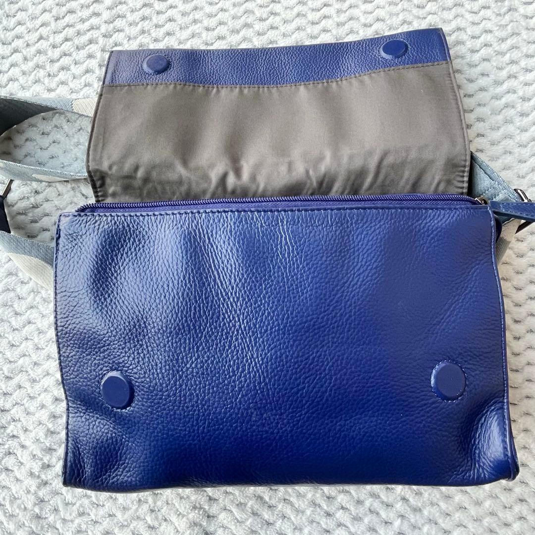 イアパピヨネ 柄ワイドテープショルダーバッグ ダルメシアン ボディバッグ ブルー