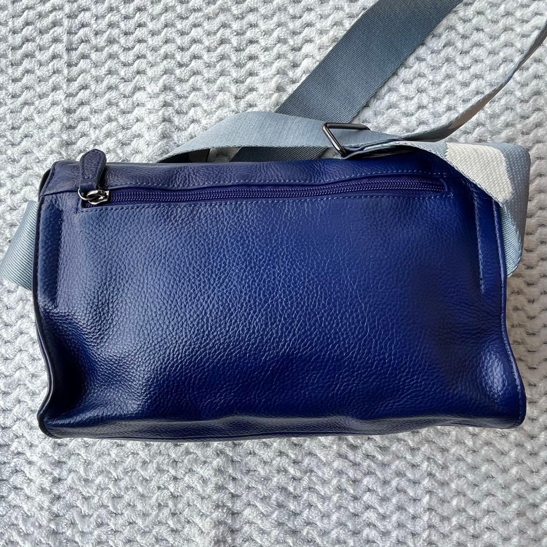 イアパピヨネ 柄ワイドテープショルダーバッグ ダルメシアン ボディバッグ ブルー