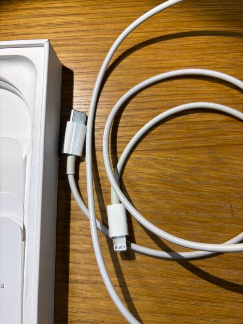 iPhone SE (第3世代) 64gb スターライト 本体