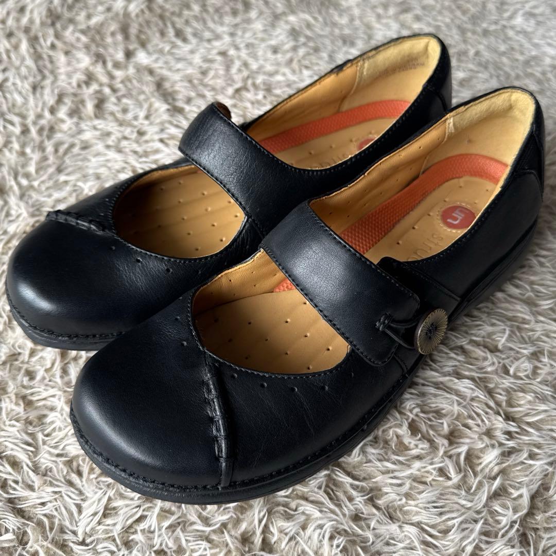 Clarks〈クラークス〉 本革　レザー　コンフォートフラットシューズ　ブラック